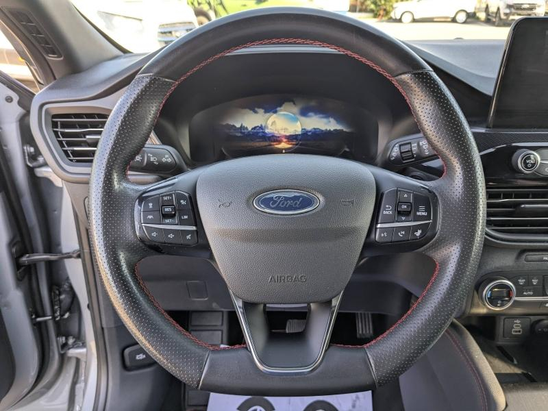 Photo 13 de l’annonce de FORD Kuga d’occasion à vendre à LA VALETTE