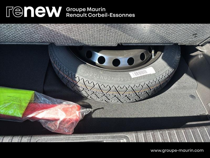 Photo 16 de l’annonce de RENAULT  d’occasion à vendre à CORBEIL-ESSONNES