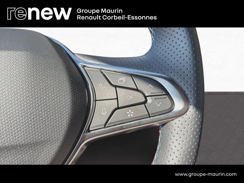 Photo 19 de l’annonce de RENAULT  d’occasion à vendre à CORBEIL-ESSONNES