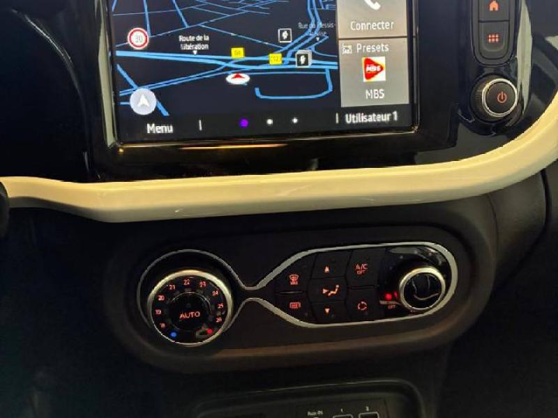 Photo 8 de l’annonce de RENAULT Twingo d’occasion à vendre à CHENNEVIÈRES-SUR-MARNE
