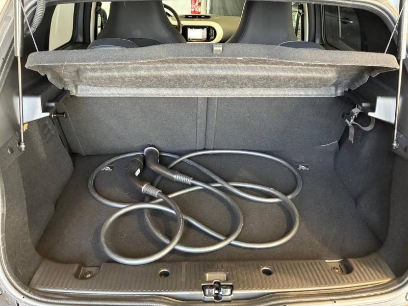 Photo 16 de l’annonce de RENAULT Twingo d’occasion à vendre à CHENNEVIÈRES-SUR-MARNE