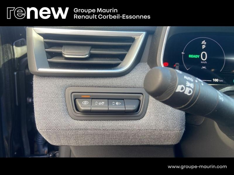 Photo 11 de l’annonce de RENAULT Clio d’occasion à vendre à CORBEIL-ESSONNES