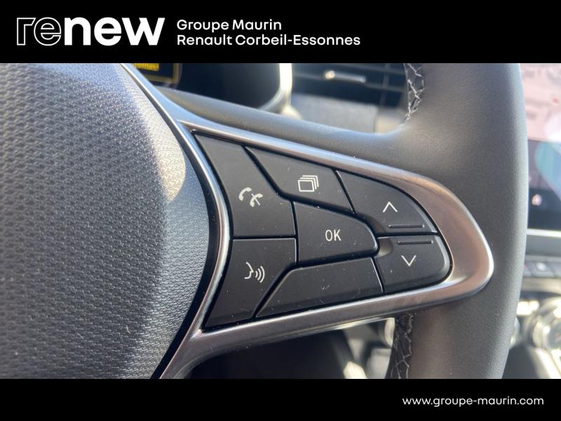 Photo 15 de l’annonce de RENAULT Clio d’occasion à vendre à CORBEIL-ESSONNES