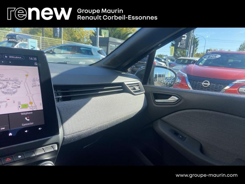 Photo 20 de l’annonce de RENAULT Clio d’occasion à vendre à CORBEIL-ESSONNES