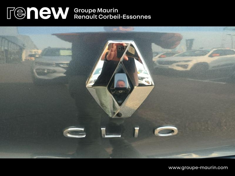 Photo 12 de l’annonce de RENAULT Clio d’occasion à vendre à CORBEIL-ESSONNES