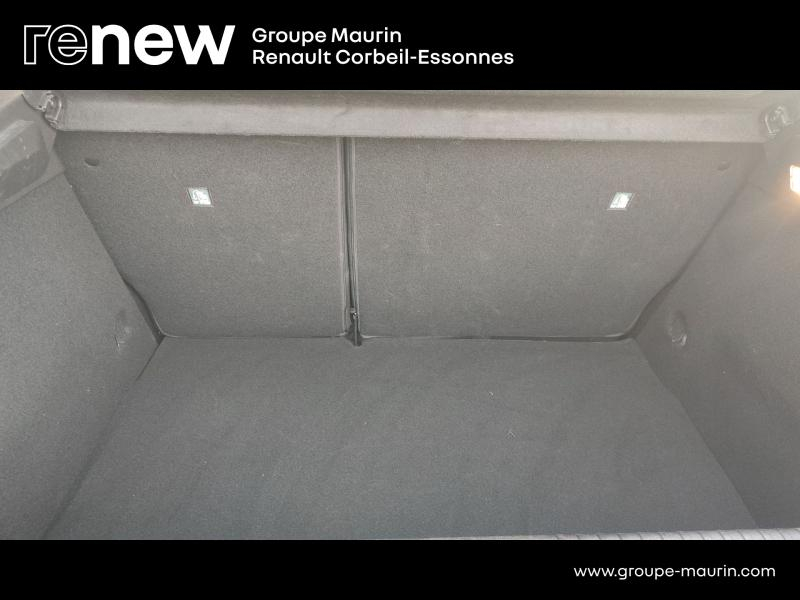 Photo 13 de l’annonce de RENAULT Clio d’occasion à vendre à CORBEIL-ESSONNES
