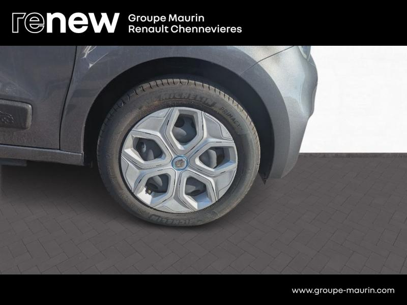 Photo 10 de l’annonce de RENAULT Twingo d’occasion à vendre à CHENNEVIÈRES-SUR-MARNE