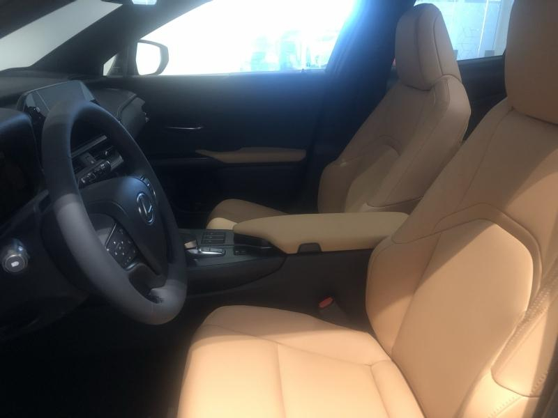 Photo 9 de l’annonce de LEXUS UX d’occasion à vendre à LATTES