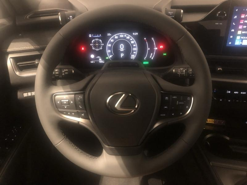 Photo 14 de l’annonce de LEXUS UX d’occasion à vendre à LATTES