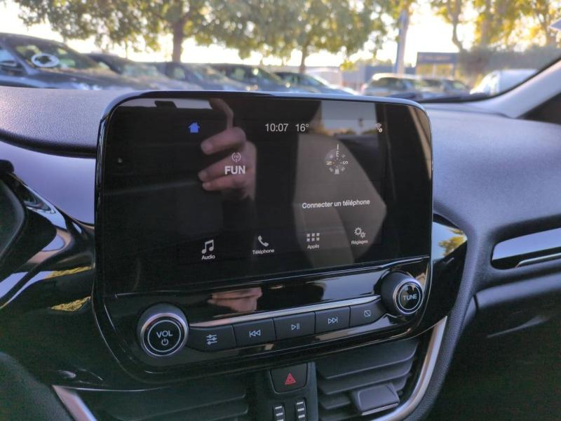 Photo 7 de l’annonce de FORD Fiesta d’occasion à vendre à NÎMES