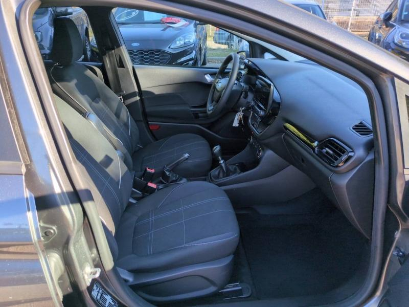 Photo 15 de l’annonce de FORD Fiesta d’occasion à vendre à NÎMES