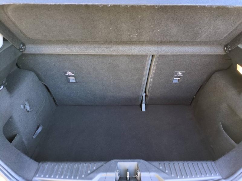 Photo 17 de l’annonce de FORD Fiesta d’occasion à vendre à NÎMES