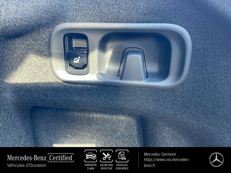 Photo 11 de l’annonce de MERCEDES-BENZ Classe C d’occasion à vendre à AUBIÈRE