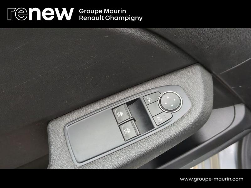 Photo 18 de l’annonce de RENAULT Clio d’occasion à vendre à CHAMPIGNY-SUR-MARNE
