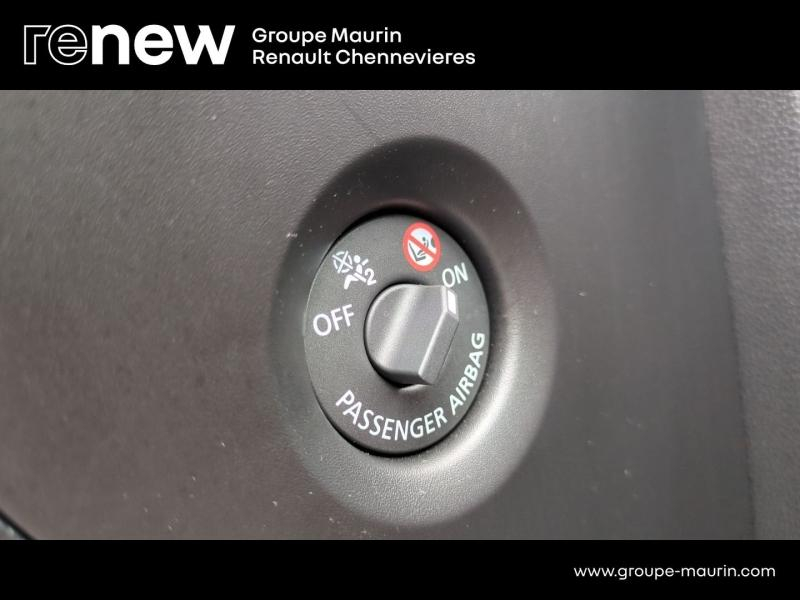 Photo 20 de l’annonce de RENAULT Captur d’occasion à vendre à CHENNEVIÈRES-SUR-MARNE