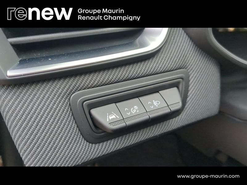 Photo 18 de l’annonce de RENAULT Clio d’occasion à vendre à CHAMPIGNY-SUR-MARNE