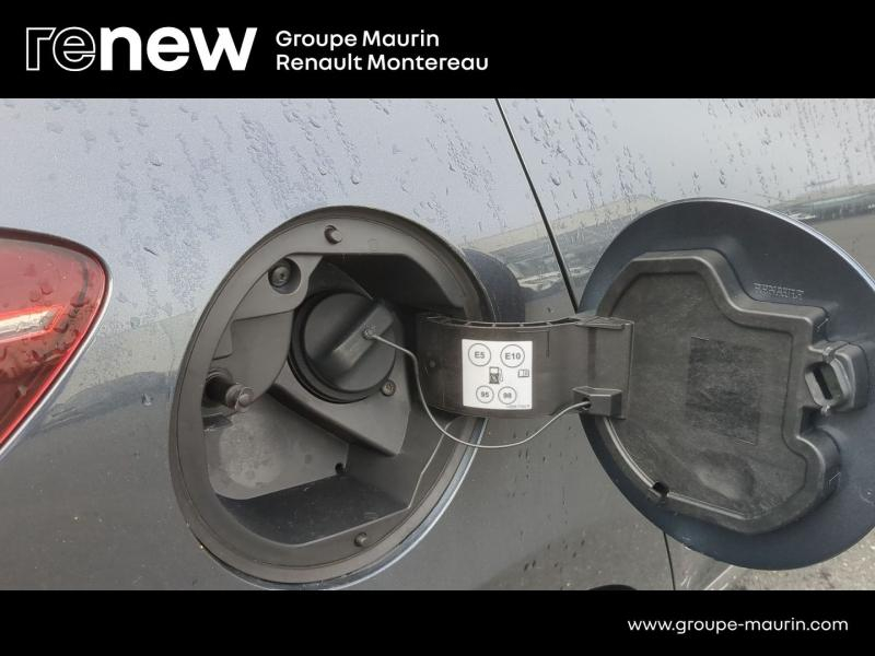 Photo 16 de l’annonce de RENAULT Clio d’occasion à vendre à VARENNES SUR SEINE