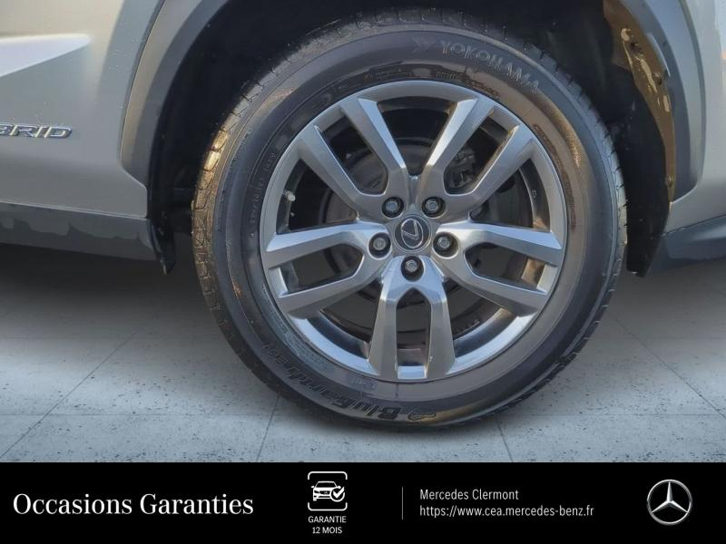 Photo 9 de l’annonce de LEXUS NX d’occasion à vendre à AUBIÈRE