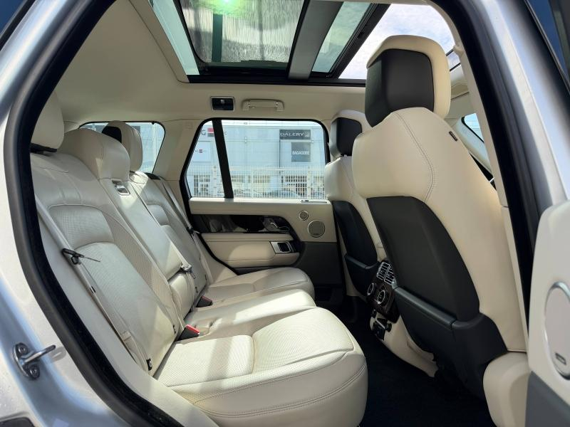 Photo 14 de l’annonce de LAND-ROVER Range Rover d’occasion à vendre à AIX-EN-PROVENCE