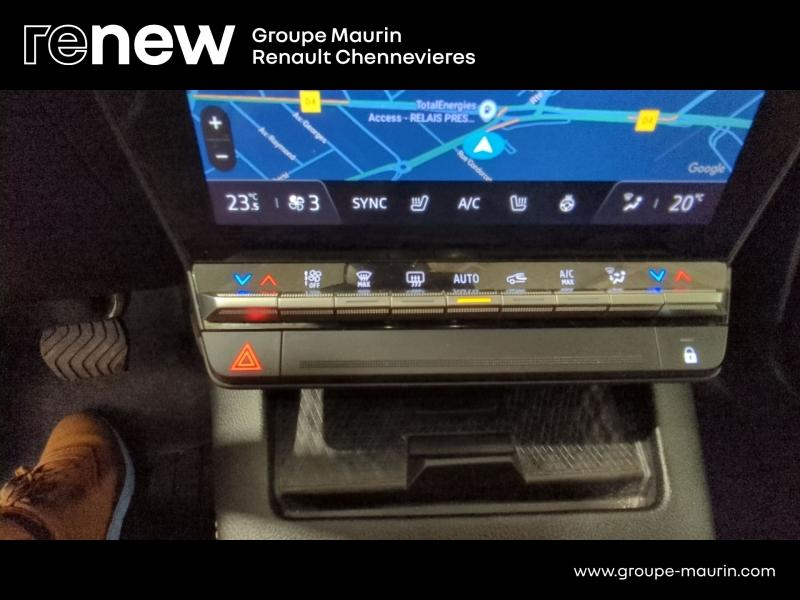 Photo 12 de l’annonce de RENAULT Megane d’occasion à vendre à CHENNEVIÈRES-SUR-MARNE