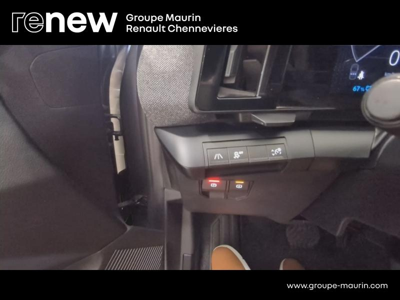 Photo 16 de l’annonce de RENAULT Megane d’occasion à vendre à CHENNEVIÈRES-SUR-MARNE