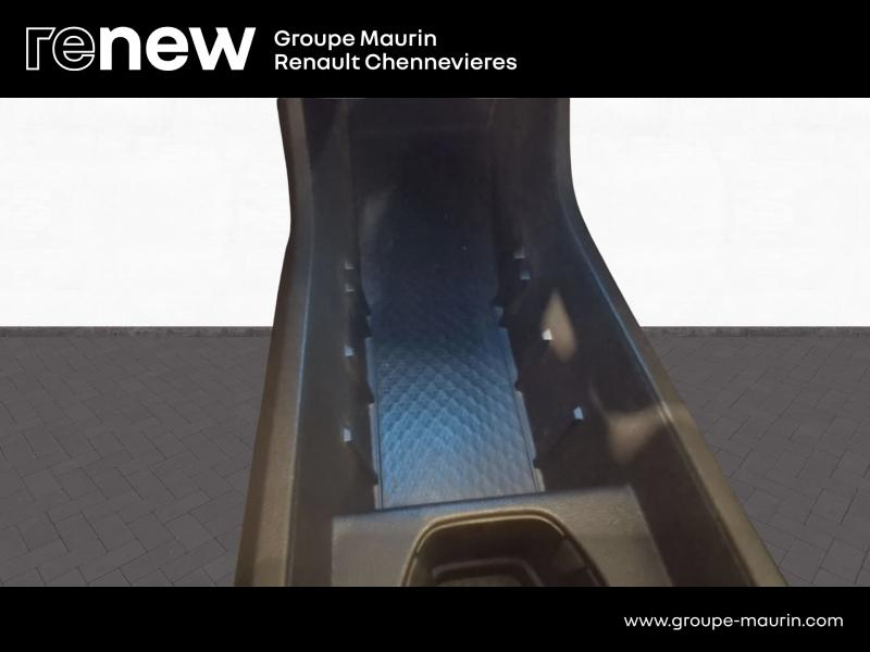 Photo 17 de l’annonce de RENAULT Megane d’occasion à vendre à CHENNEVIÈRES-SUR-MARNE