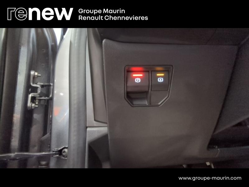 Photo 19 de l’annonce de RENAULT Megane d’occasion à vendre à CHENNEVIÈRES-SUR-MARNE