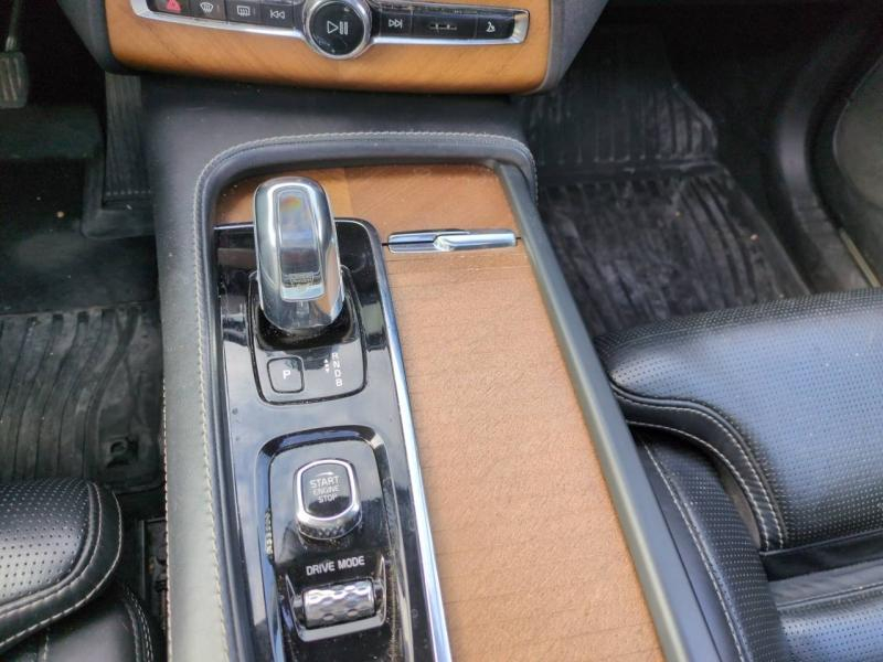 group.seo.links.detann.title Photo 11 de l’annonce de VOLVO XC90 d’occasion à vendre à NÎMES