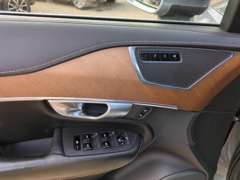 group.seo.links.detann.title Photo 15 de l’annonce de VOLVO XC90 d’occasion à vendre à NÎMES