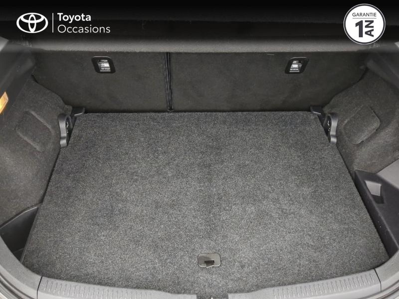 Photo 10 de l’annonce de TOYOTA Auris d’occasion à vendre à MONTFAVET