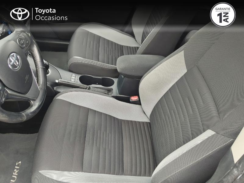 Photo 11 de l’annonce de TOYOTA Auris d’occasion à vendre à MONTFAVET