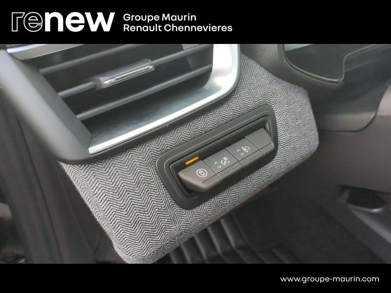 Photo 16 de l’annonce de RENAULT Clio d’occasion à vendre à CHENNEVIÈRES-SUR-MARNE