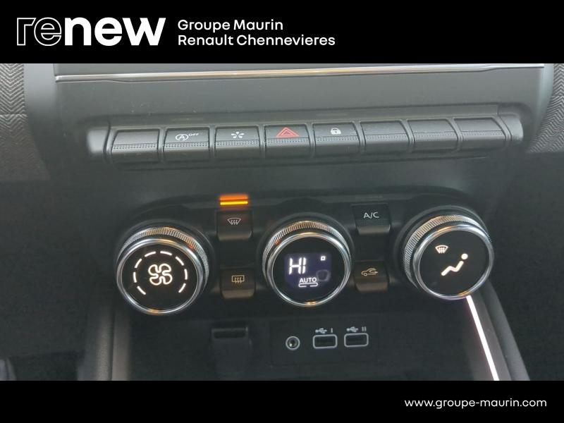 Photo 19 de l’annonce de RENAULT Clio d’occasion à vendre à CHENNEVIÈRES-SUR-MARNE