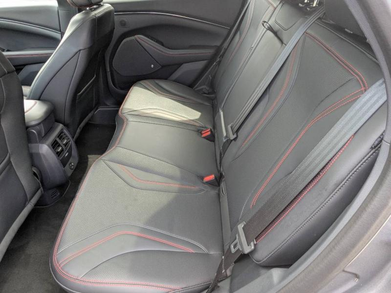 Photo 11 de l’annonce de FORD Mustang Mach-E d’occasion à vendre à FRÉJUS