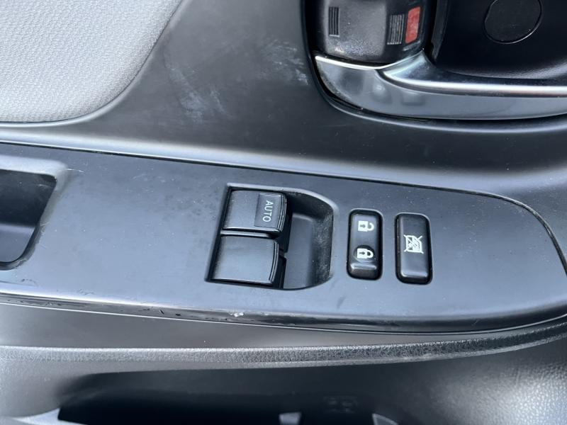 Photo 6 de l’annonce de TOYOTA Yaris d’occasion à vendre à LATTES