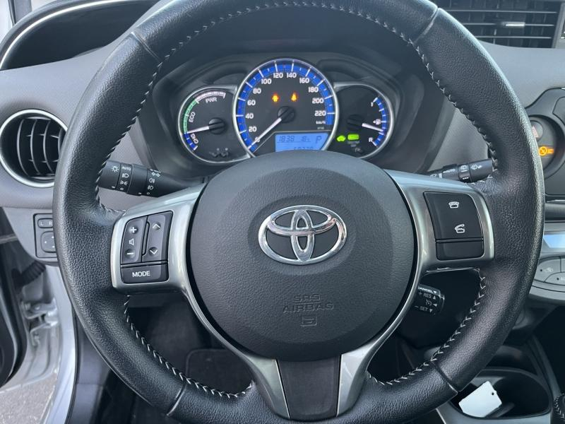 Photo 16 de l’annonce de TOYOTA Yaris d’occasion à vendre à LATTES