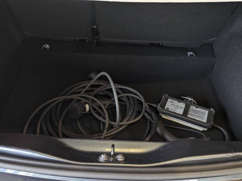 Photo 13 de l’annonce de RENAULT Zoe d’occasion à vendre à CHENNEVIÈRES-SUR-MARNE