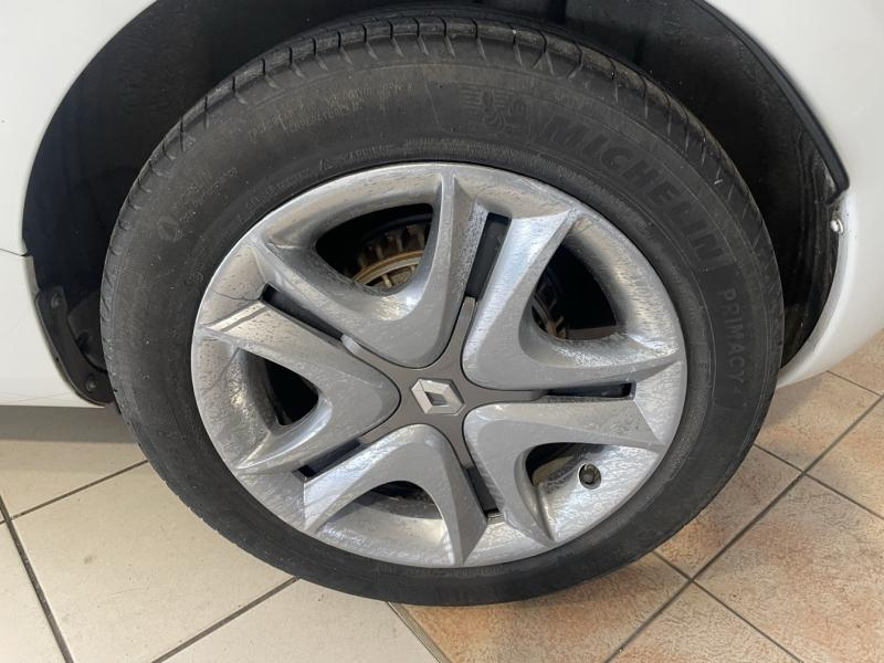 Photo 4 de l’annonce de RENAULT Zoe d’occasion à vendre à CHENNEVIÈRES-SUR-MARNE