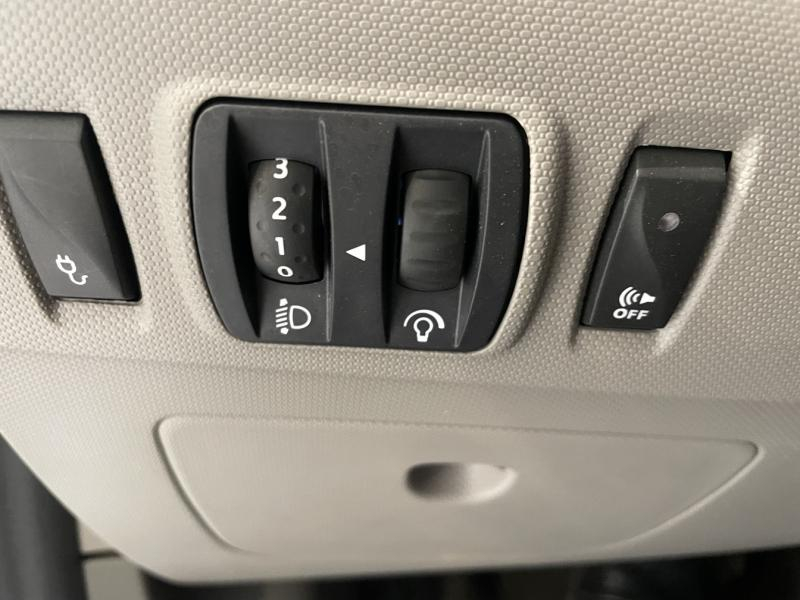 Photo 15 de l’annonce de RENAULT Zoe d’occasion à vendre à CHENNEVIÈRES-SUR-MARNE