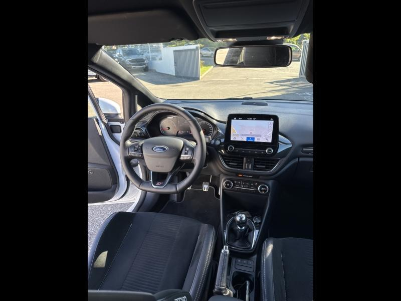 Photo 12 de l’annonce de FORD Fiesta d’occasion à vendre à TOULON