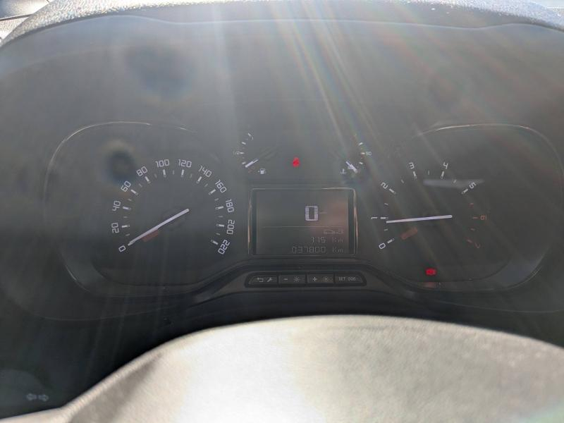 group.seo.links.detann.title Photo 15 de l’annonce de CITROEN Berlingo Van VUL d’occasion à vendre à DRAGUIGNAN