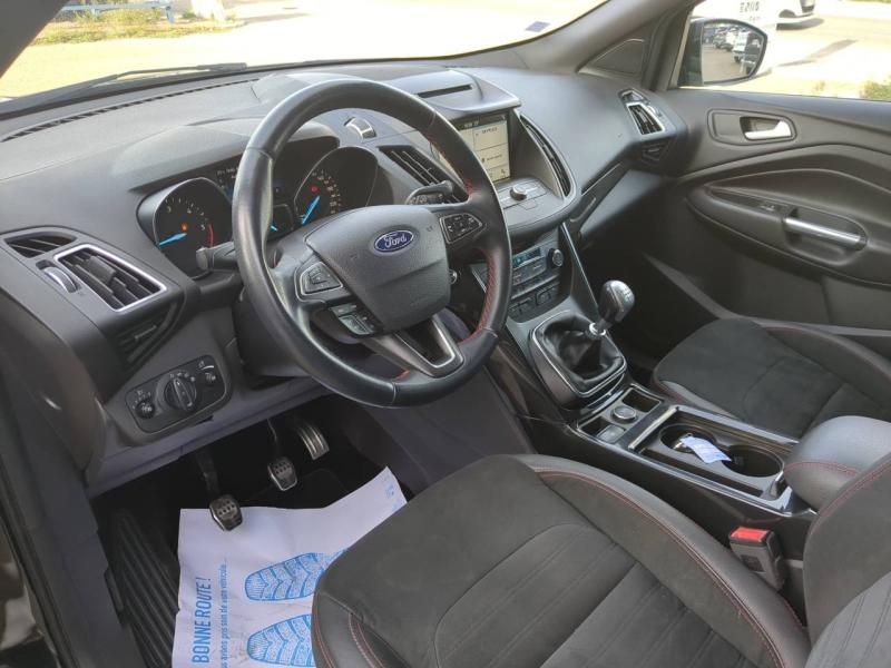 group.seo.links.detann.title Photo 16 de l’annonce de FORD Kuga d’occasion à vendre à ARLES