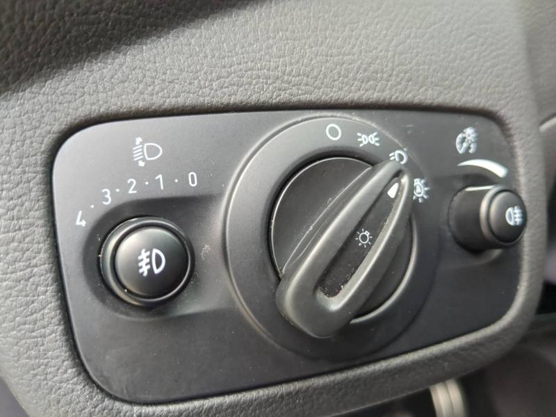 group.seo.links.detann.title Photo 17 de l’annonce de FORD Kuga d’occasion à vendre à ARLES