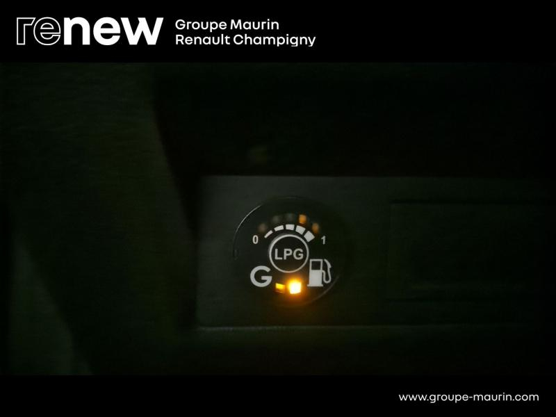 Photo 19 de l’annonce de RENAULT Captur d’occasion à vendre à CHENNEVIÈRES-SUR-MARNE