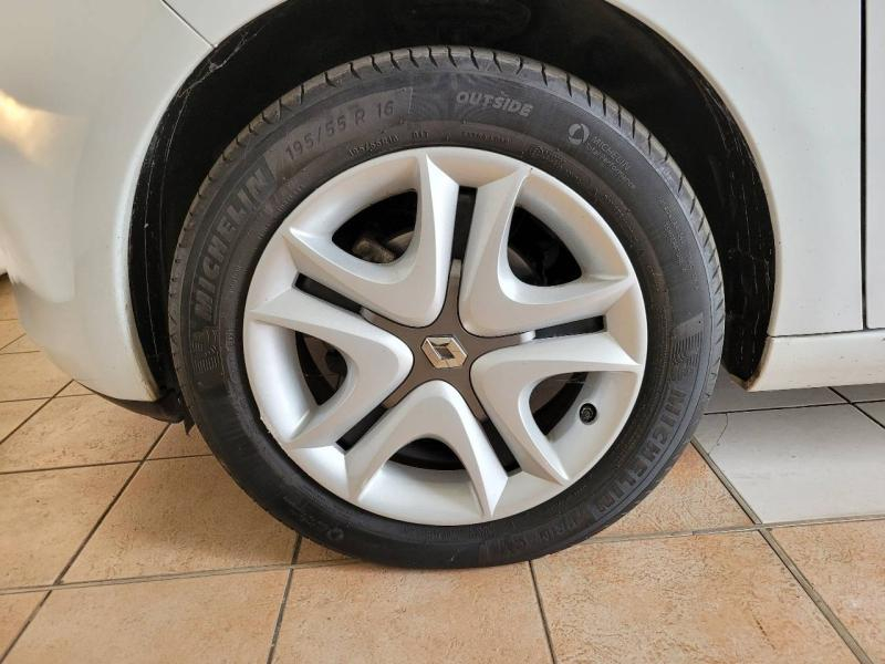 Photo 6 de l’annonce de RENAULT Zoe d’occasion à vendre à CHENNEVIÈRES-SUR-MARNE