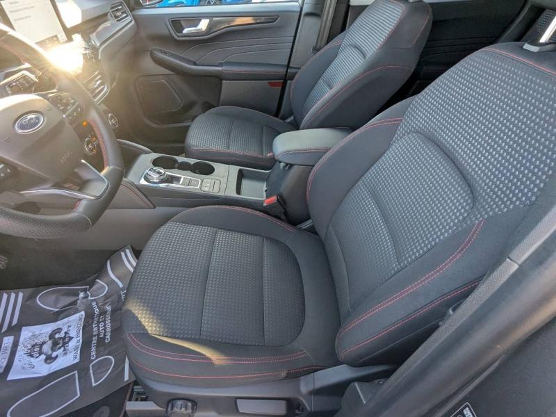 Photo 10 de l’annonce de FORD Kuga d’occasion à vendre à FRÉJUS