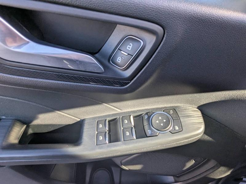 Photo 12 de l’annonce de FORD Kuga d’occasion à vendre à FRÉJUS