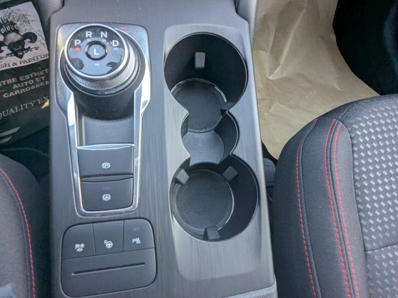 Photo 20 de l’annonce de FORD Kuga d’occasion à vendre à FRÉJUS