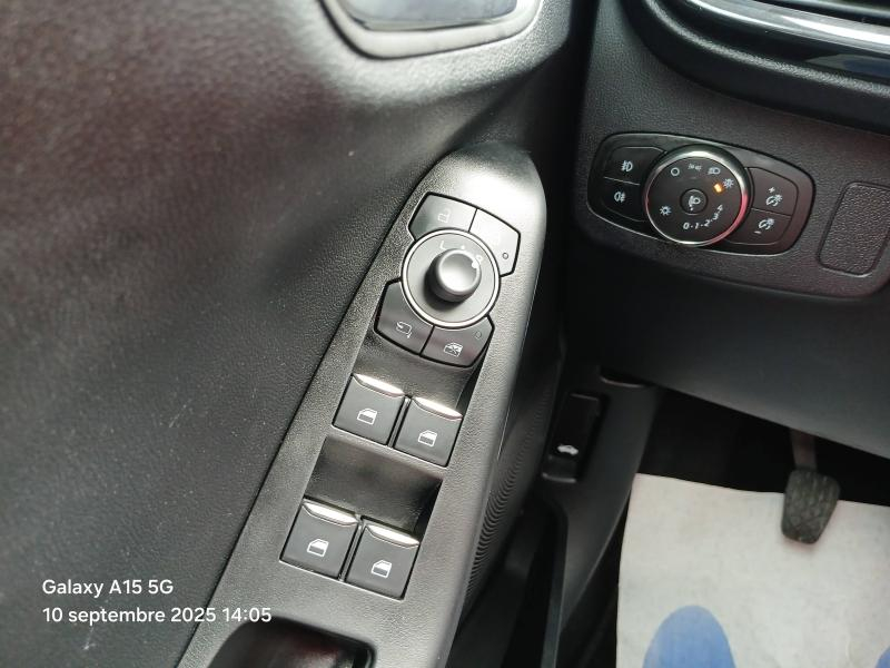 group.seo.links.detann.title Photo 13 de l’annonce de FORD Puma d’occasion à vendre à NÎMES