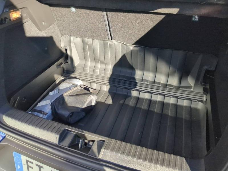 Photo 8 de l’annonce de RENAULT Captur d’occasion à vendre à ARLES